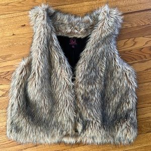 Material Girl faux fur vest XL